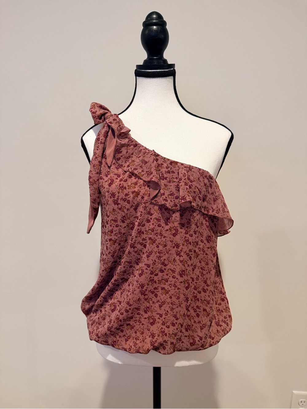 Chelsea & Violet One-Shoulder Floral Ruffle Blouse in Dusty Rose